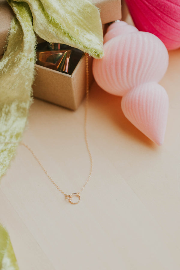 Tiny Links Necklace